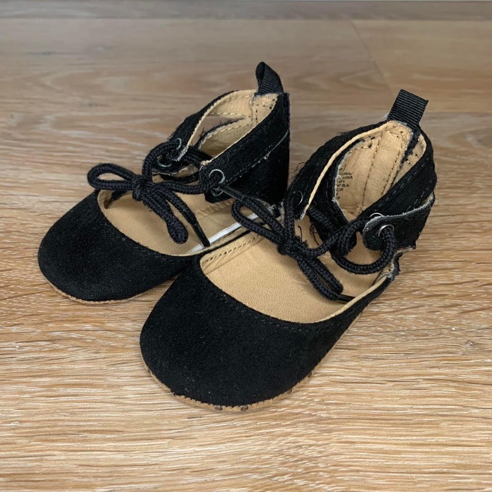 Old Navy 3-6 Months Baby Girl Lace Up Sandals - Picture 5 of 9
